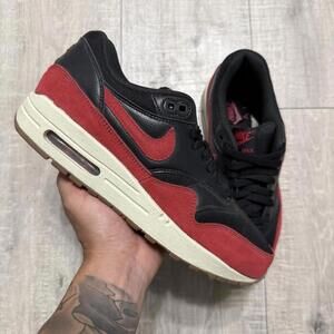 Nike Vintage Air Max 1 Essential Bred W Black Red 599820 018 Size 9.5 Women